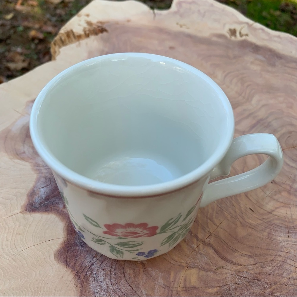 2 X Churchill Staffordshire England Briar Rose Floral cup and saucer sets - Picture 8 of 13